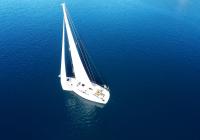sejlbåd sejlads blå hav yacht båd solrig